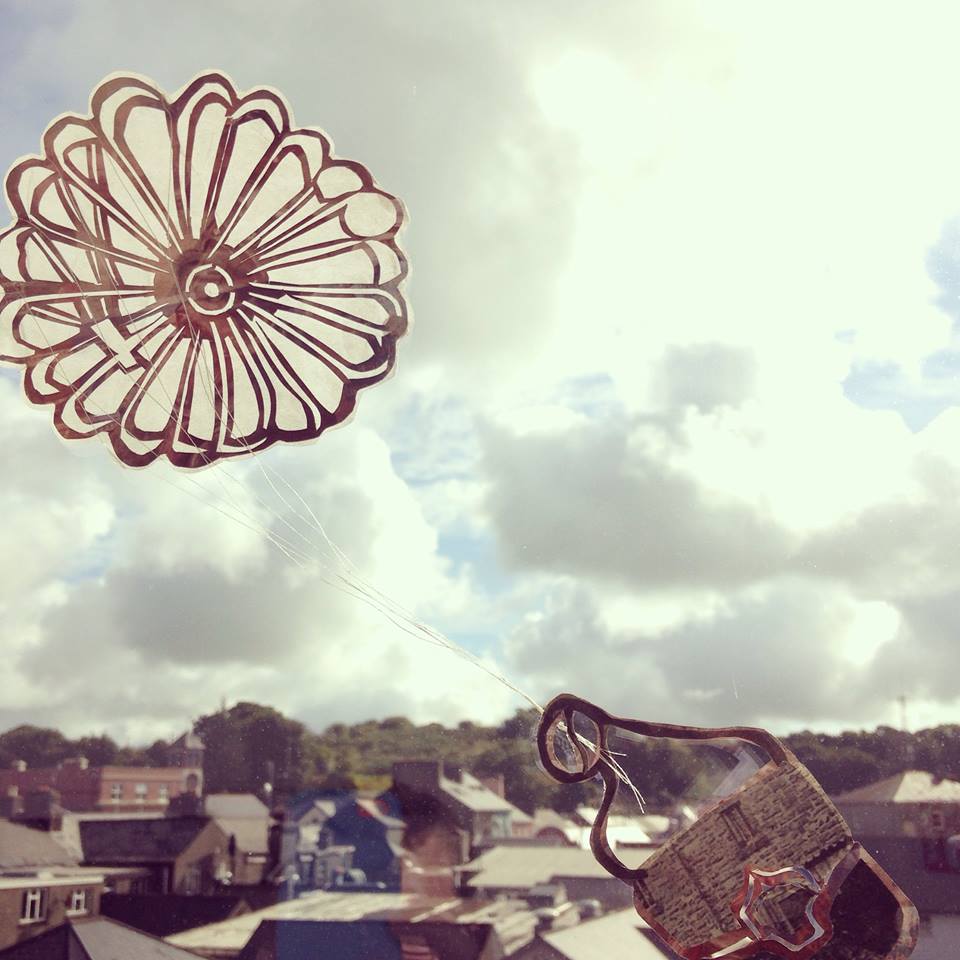 PARACHUTE IN THE PURSE